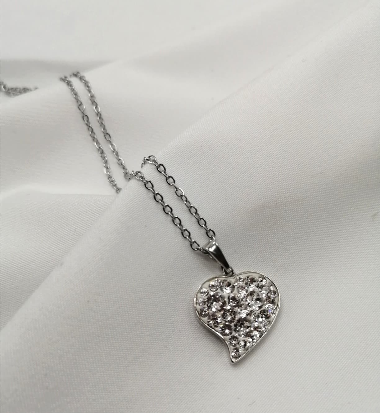 Řetízek s přívěškem srdíčko s minikamínky Swarovski