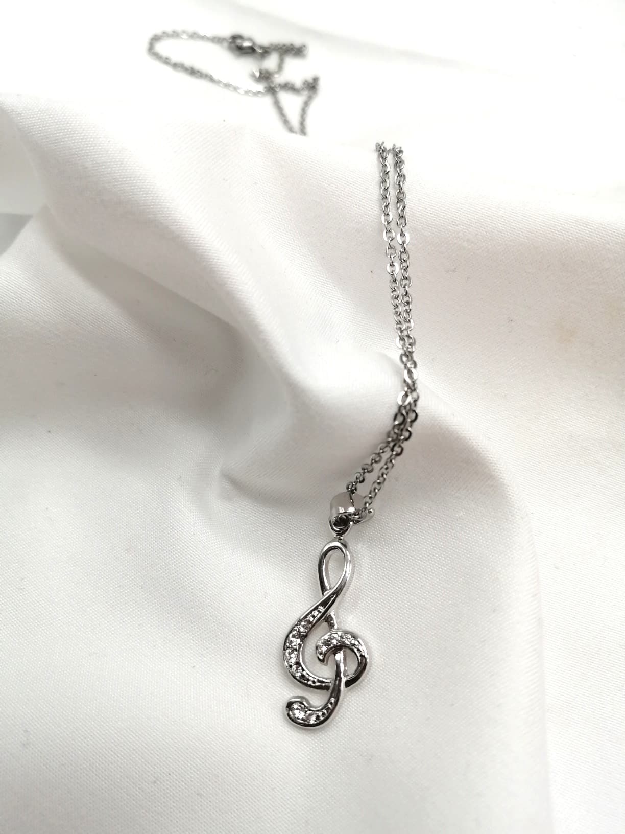 Řetízek s přívěškem houslový klíč s kamínky Swarovski